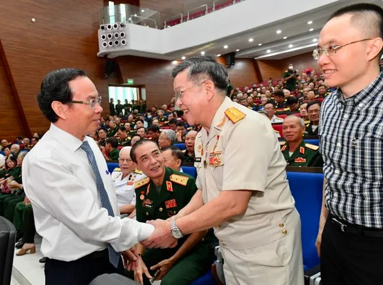 Lãnh đạo TPHCM gặp mặt tướng lĩnh cao cấp quân đội nghỉ hưu 2