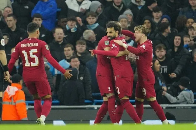 EFL Cup: Man City vào tứ kết sau màn rượt đuổi hấp dẫn với Liverpool