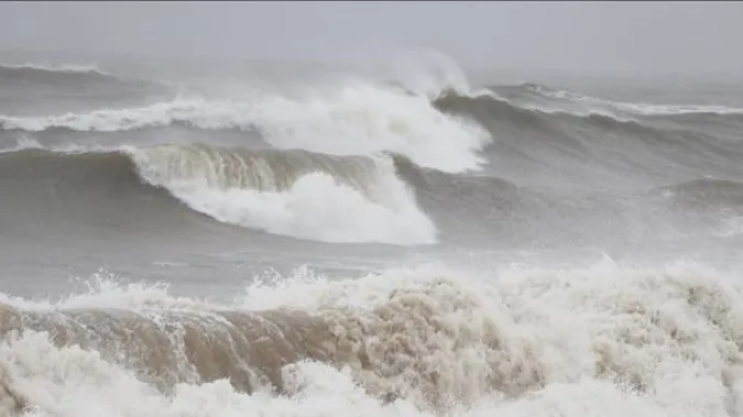 Cảnh báo sóng lớn, biển động mạnh tại vùng biển từ Bình Thuận đến Cà Mau 1