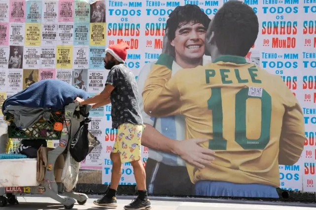 Gia đình và người hâm mộ thế giới cầu nguyện cho “Vua bóng đá” Pele