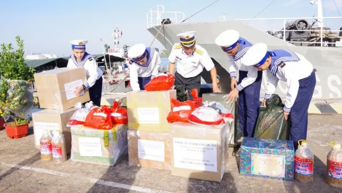 Thăm, động viên chúc tết tại Nhà giàn DK-I và huyện Côn Đảo 1