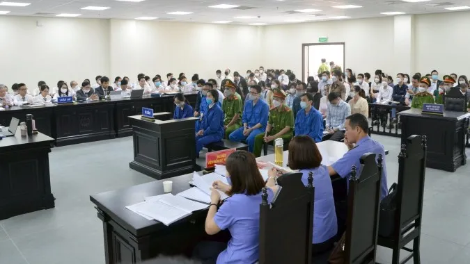 Hoãn phiên xét xử vụ ‘siêu lừa’ chiếm đoạt 433 tỷ của 3 ngân hàng 1