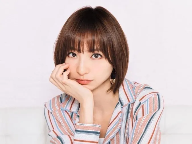 Mariko Shinoda (AKB48) dọa nhảy lầu sau khi bị chồng bắt quả tang ngoại tình 1