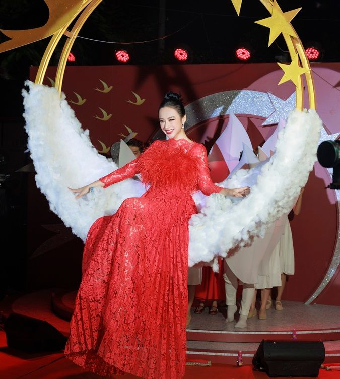 Angela Phương Trinh công khai con gái nuôi xinh như búp bê 1