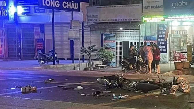 Bình Thuận: 2 xe máy tông nhau trực diện, 2 người tử vong, 1 người nguy kịch 1