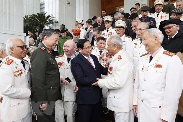 Thủ tướng Phạm Minh Chính gặp mặt nhân chứng lịch sử Công an Nhân dân 1