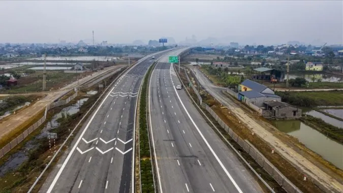 Thủ tướng yêu cầu đẩy nhanh tiến độ các dự án đường bộ cao tốc 1