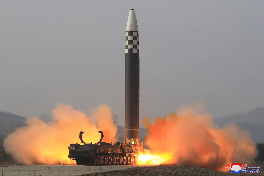 Hàn Quốc tố Triều Tiên phóng 3 tên lửa đạn đạo 