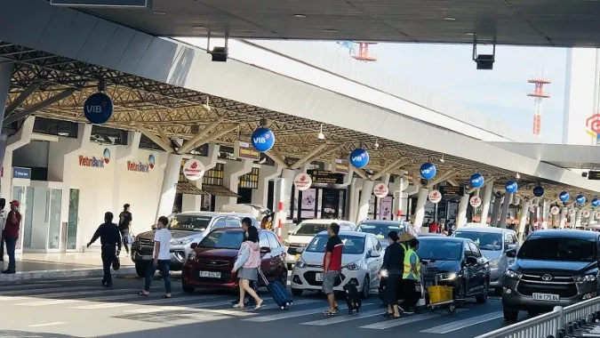 Điểm tin chiều 31/12: Sổ hộ khẩu giấy hết hiệu lực; Sân bay Tân Sơn Nhất cần bãi đậu xe tạm dịp Tết 2