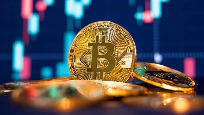 Giá Bitcoin hôm nay 3/1/2023: Tăng nhẹ, Bitcoin lép vế trước vàng, bạc 3