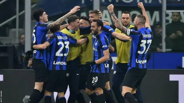Cuộc đua vô địch Serie A kịch tính khi Inter quật ngả Napoli