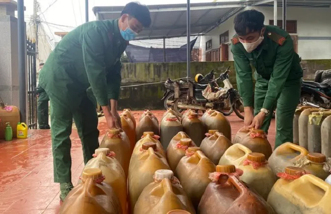 Quảng Ngãi thu giữ số lượng lớn dầu DO không rõ nguồn gốc 1