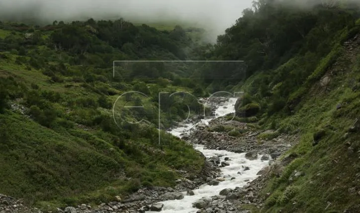 Sơ tán khẩn cấp gần 200 dân do sụt lún đất trên dãy Himalaya 1