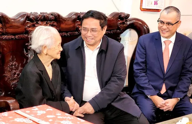 Thủ tướng Phạm Minh Chính thăm các gia đình chính sách 1