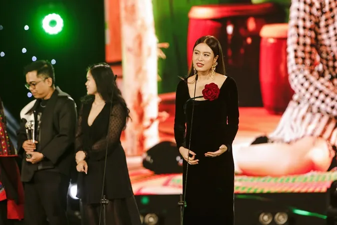 Làn Sóng Xanh 2022: Cuộc hội ngộ của 3 thế hệ nhạc Việt, khán giả vỡ òa vì được sống lại thanh xuân 13