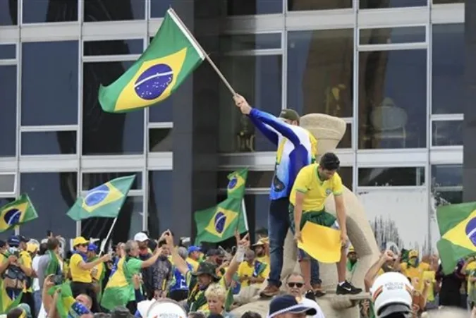 Nhiều nước lên án vụ tấn công vào quốc hội Brazil 1