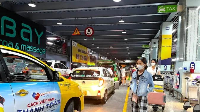 Điểm tin chiều 9/1: Giải quyết tình trạng thiếu taxi ở TSN; Đào, mai Tết Nguyên đán giá tăng gấp đôi 1