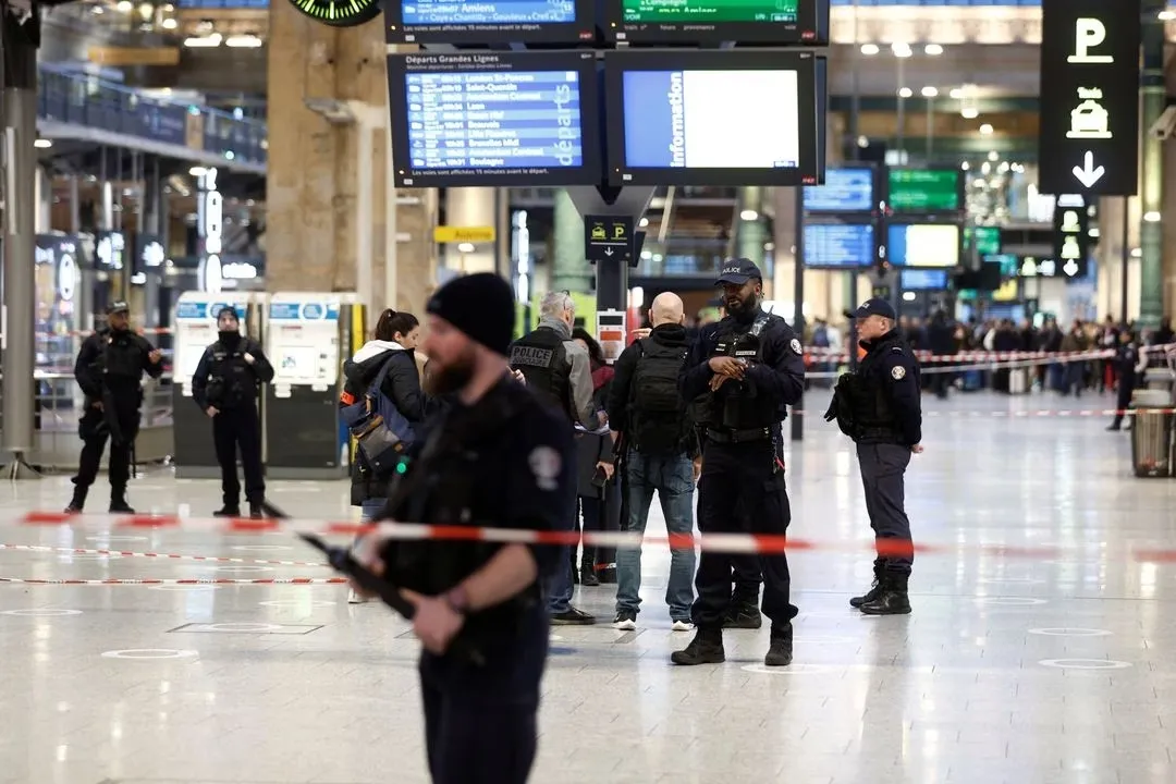 Pháp: Tấn công bằng dao tại một nhà ga đông đúc ở thủ đô Paris