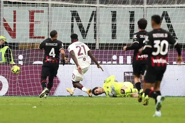 Coppa Italia: Milan thua khó tin 10 người Torino tại vòng 1/8