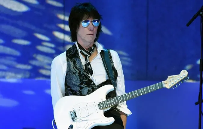 Nghệ sỹ guitar huyền thoại người Anh Jeff Beck qua đời 1