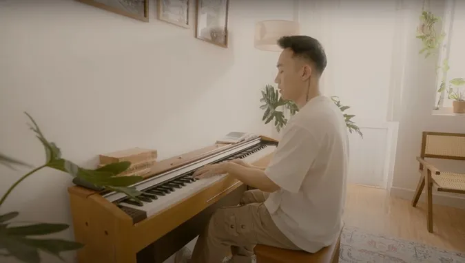 Trịnh Đình Quang chạy nước rút dịp cuối năm, phát hành MV nhạc Tết day dứt lòng người 1
