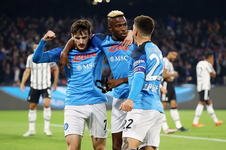 Serie A: Juve đứt mạch thắng bằng trận thua thảm Napoli