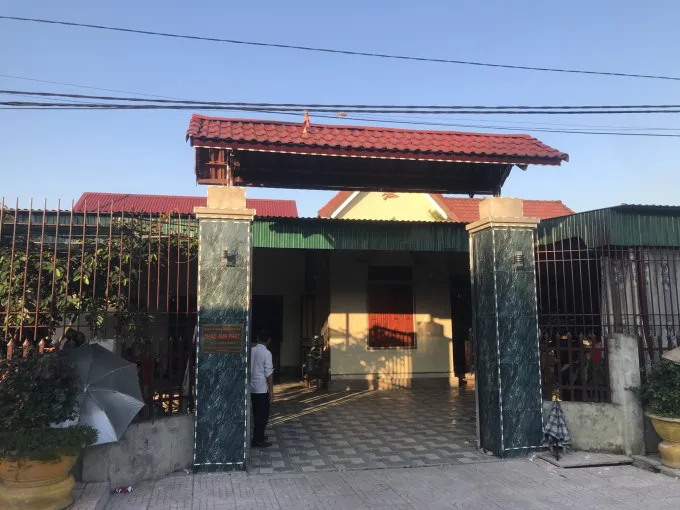 Bị điện giật tử vong khi trang trí đèn lồng đón Tết