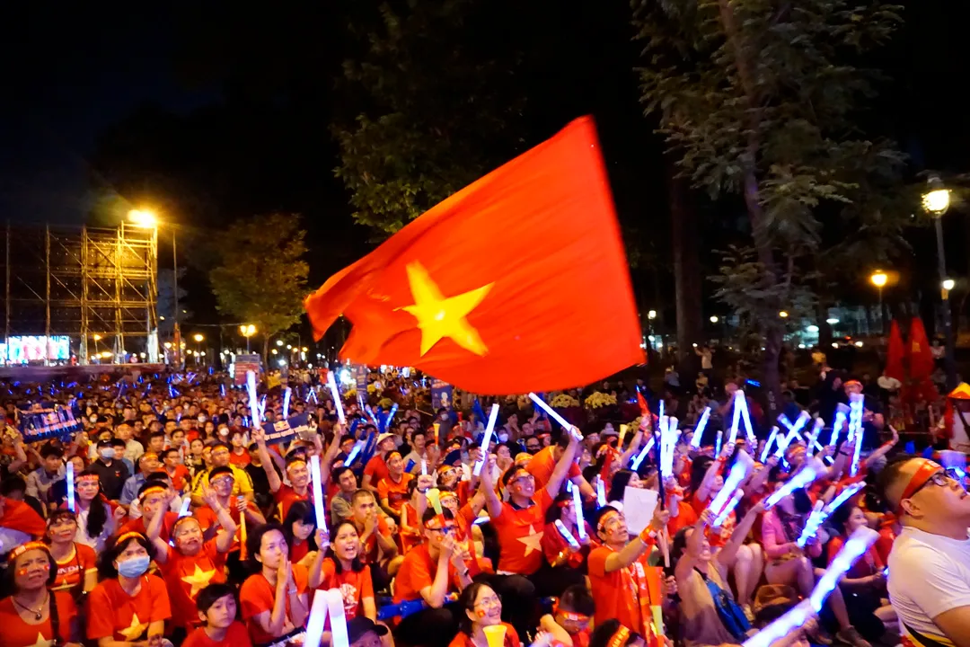 Việt Nam thua Thái Lan tại AFF Cup 2022, người hâm mộ TPHCM rơi lệ 5