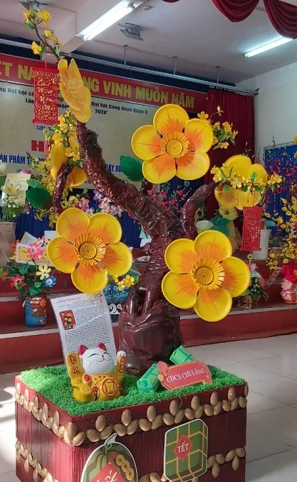 Tái chế các sản phẩm trang trí mừng Đảng, mừng Xuân 2023 2