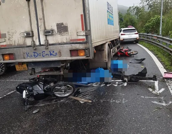 Điểm tin sáng 17/1/2023: Đề xuất thành lập lực lượng thanh tra đăng kiểm; Khai mạc Hội hoa xuân 2