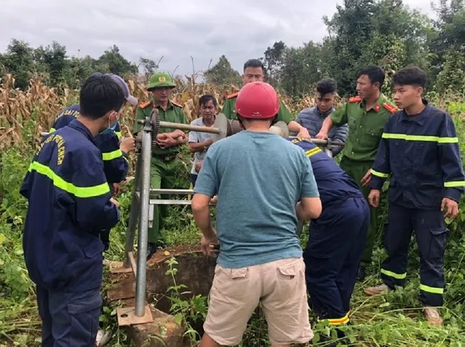 May mắn sống sót sau khi rơi xuống giếng sâu 25m trong 4 ngày 1