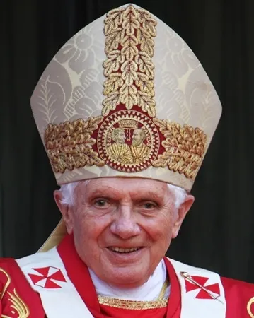 Giáo hoàng Benedict XVI