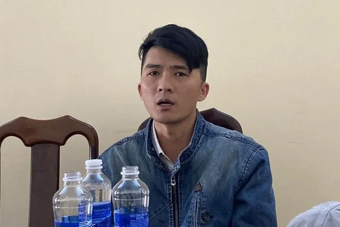 Nguyễn Hữu Tuyến tại Cơ quan điều tra.