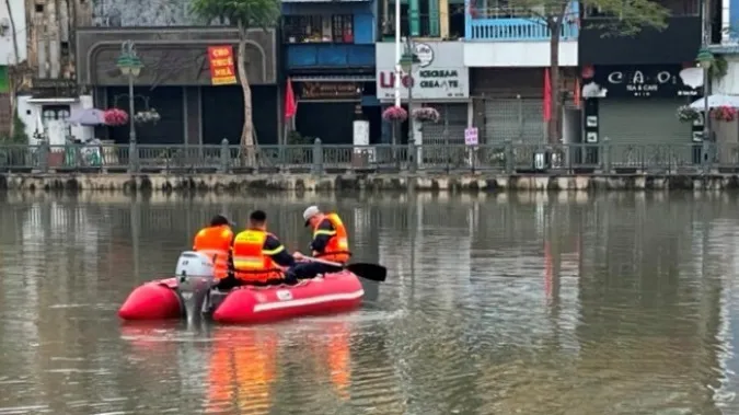 Vụ đôi nam nữ nhảy sông Tam Bạc: Một người tử vong 1