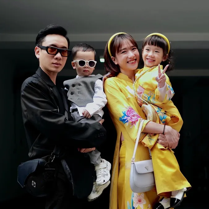 Dàn mỹ nhân Việt 'thả dáng' với áo dài đầu năm 2023: 2 con gái MC Quyền Linh chiếm spotlight 15