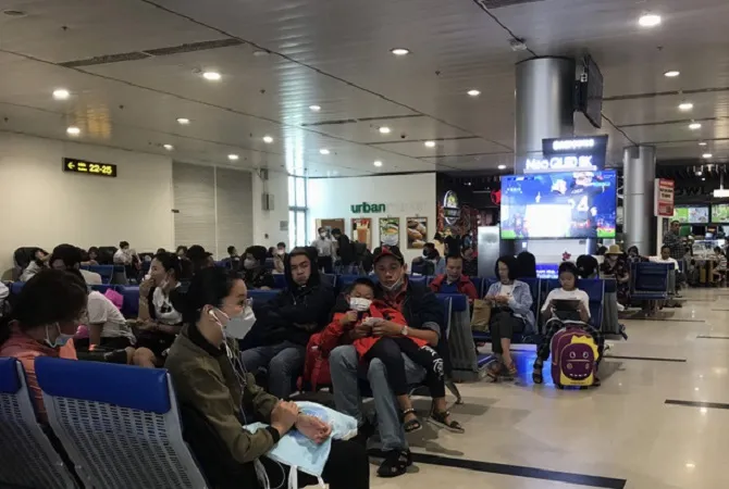 Mùng 4 Tết, lượng hành khách tại sân bay Tân Sơn Nhất cao kỷ lục 1