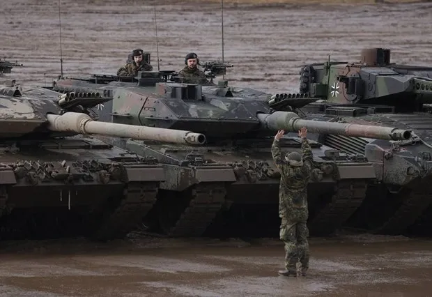 Đức thông báo chuyển giao xe tăng cho Ukraine 1