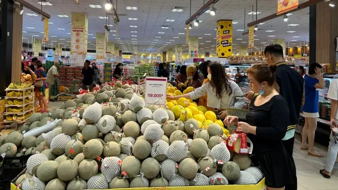 Điểm tin trưa 26/1: Chợ tấp nập, siêu thị vắng lặng; Tân Sơn Nhất đón lượng khách đông kỷ lục 2