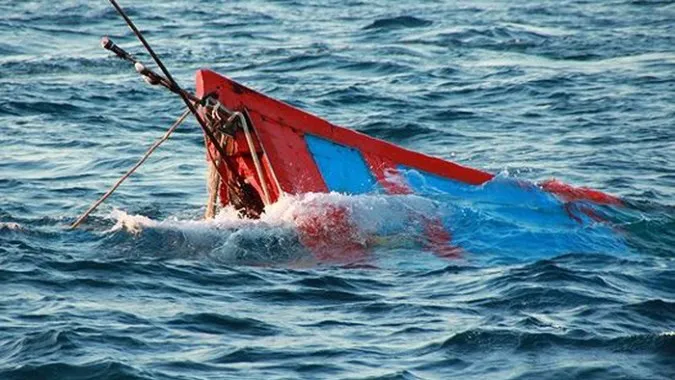 Bình Thuận: Nỗ lực tìm kiếm 4 ngư dân mất tích do chìm tàu cá 1