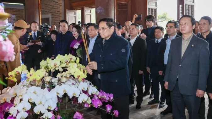 Thủ tướng Chính phủ dâng hoa, dâng hương tưởng niệm Chủ tịch Hồ Chí Minh 1