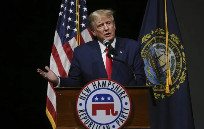 Ông Donald Trump phát biểu tại cuộc họp thường niên của Đảng Cộng hòa tại Salem, bang New Hampshire ngày 28/1. Ảnh - AP