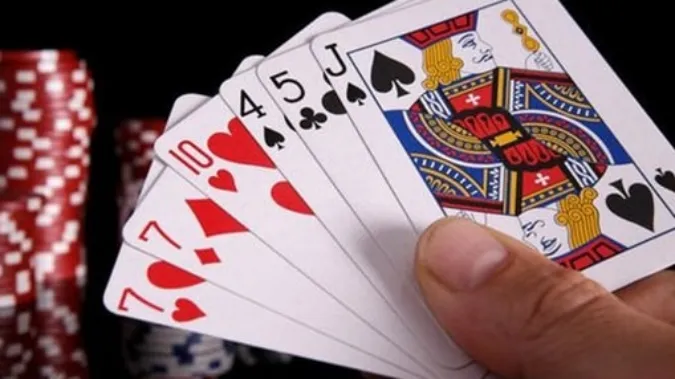 Vụ cán bộ Chi cục Dự trữ Nhà nước đánh bạc: Khởi tố 5 bị can 1