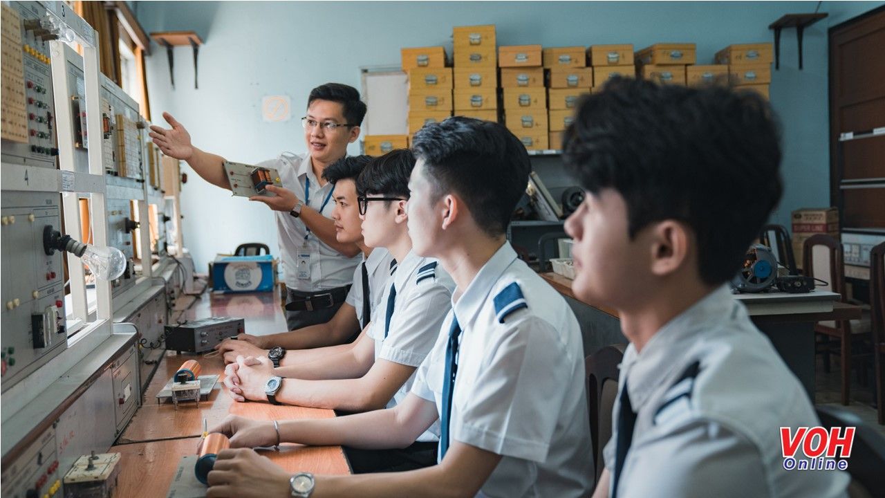 NGÀNH KỸ THUẬT HÀNG KHÔNG ĐÀO TẠO KỸ SƯ BẢO TRÌ, SỬA CHỮA MÁY BAY HIỆN ĐẠI