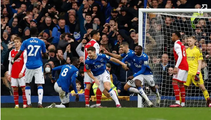 Everton “quật ngã” Arsenal ngày ra mắt tướng mới