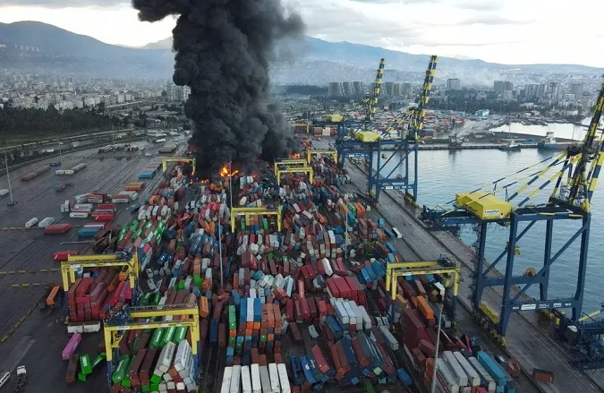 Thổ Nhĩ Kỳ: Hỏa hoạn tại cảng quốc tế Iskenderun bước sang ngày thứ hai 1