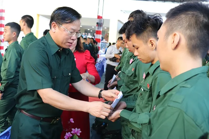 TPHCM: Hàng ngành thanh niên hăng hái thực hiện nghĩa vụ quân sự 1