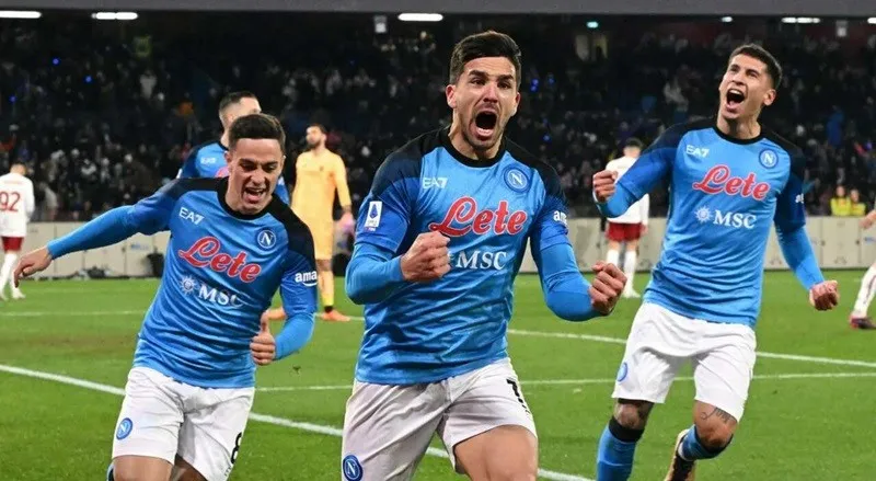 Serie A: Hai nữa Milan đối lập, Napoli đọc hành đua vô địch