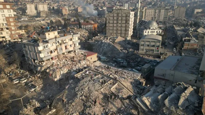 Động đất ở Thổ Nhĩ Kỳ, Syria: Số người chết vượt 21.000, Thổ Nhĩ Kỳ đóng cửa trường học 1