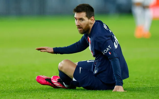 PSG: Dừng bước tại Cúp Quốc gia, đón tin không vui về Messi