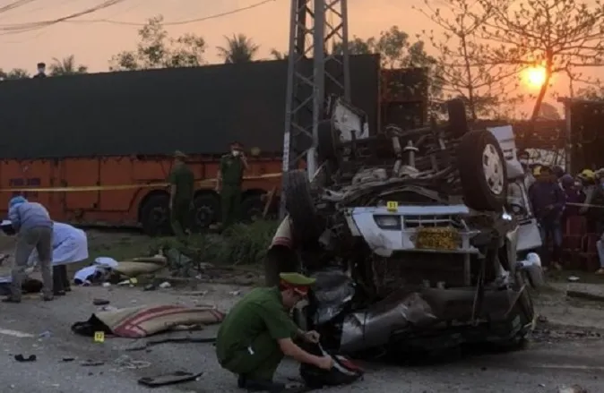 Tai nạn giao thông thảm khốc tại Quảng Nam, 8 người tử vong 1
